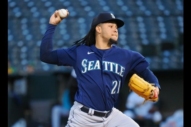 It's Castillo vs. Castillo as Royals host Mariners