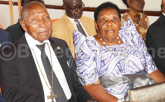 Omwami n’omukyala Bamalokweza Omwami n’omukyala Bamalokweza