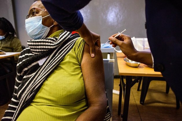 Covid-19: SA records 523 new fatalities as death toll passes 71 000