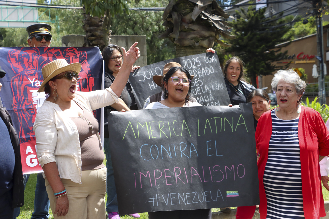 ECUADOR-QUITO-U.S.-VENEZUELA-PROTEST