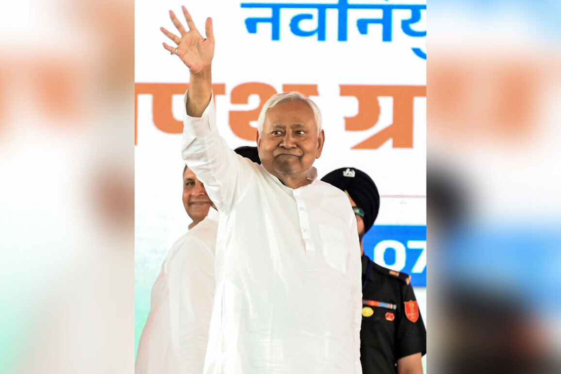 Nitish Kumar congratulates Suvendu Adhikari on taking oath as WB CM; says "his leadership will accelerate State's development"