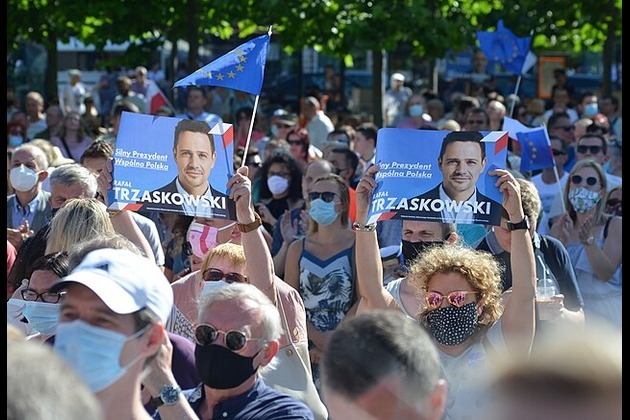 Poland's presidential race too close to call