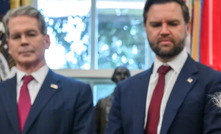 Trump assina atos no Salão Oval