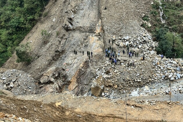 (SpotNews)VIETNAM-LAI CHAU-LANDSLIDE-RESCUE