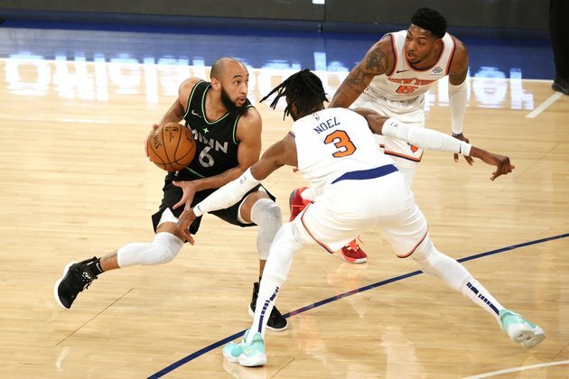 Knicks hold off late Timberwolves rally for victory