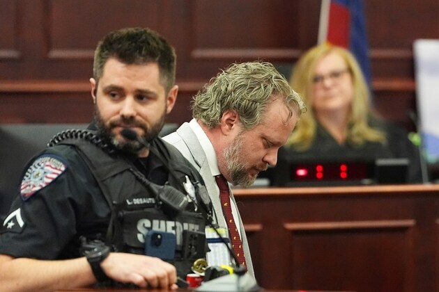 Colorado attorney accused of setting own house on fire pleads guilty