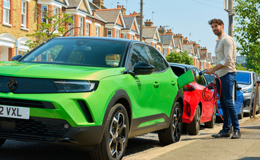 'Electric streets of Britain': Vauxhall teams up with EV charger firms for on-street charging drive - Vimarsana News