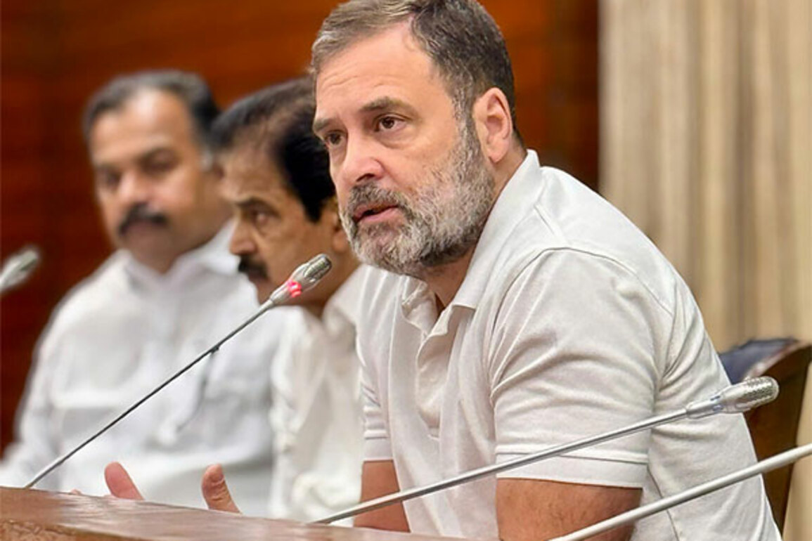Congress leader Rahul Gandhi pays tributes to fallen soldiers on Kargil Vijay Diwas