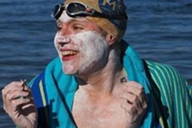 US swimmer criss-crosses Channel in 54-hour feat