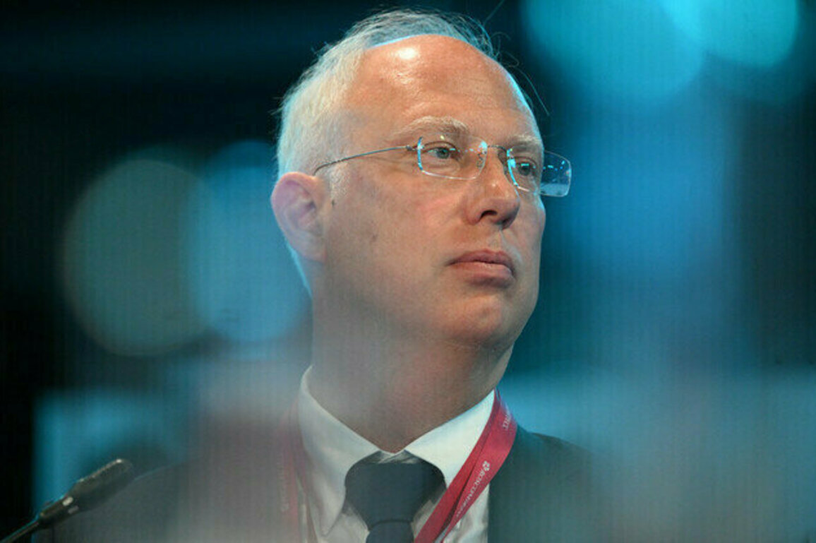 Dialogue with US will prevail  Putin aide