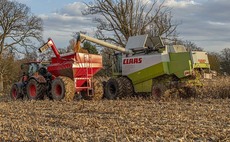 User story: Custom chaser cuts compaction during grain maize harvest