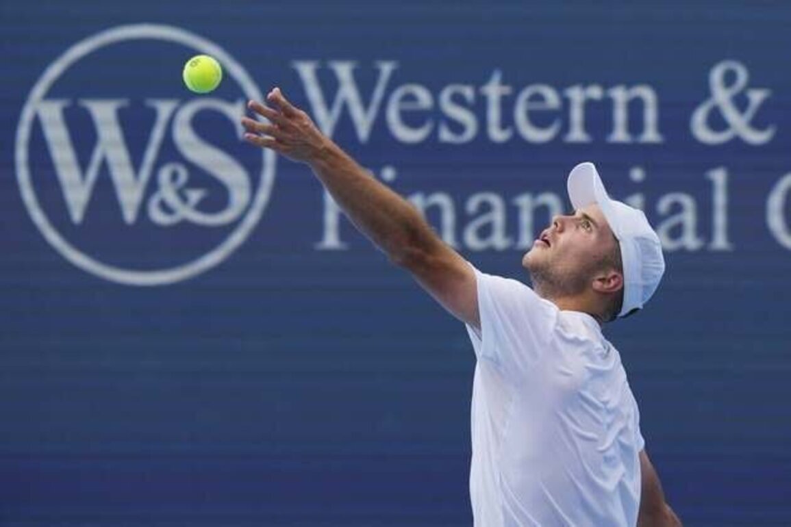 Qualifier Arthur Fery stuns No. 20 Flavio Cobolli in Australia