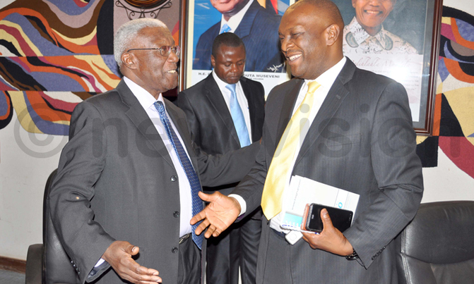 Municipal mayors demand 700% pay rise Municipal mayors demand 700% pay rise
