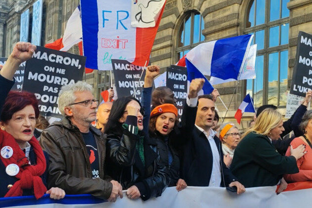 Thousands march in Paris against military aid to Ukraine 