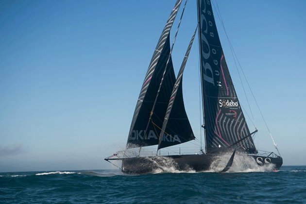 Alex Thomson lands in Cape Town as Simon quits Vendee Globe