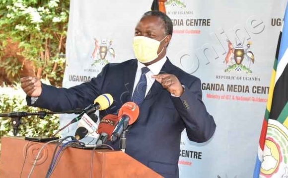 Minisita Elioda Tumwesigye ng'annyonnyola. Minisita Elioda Tumwesigye ng'annyonnyola.
