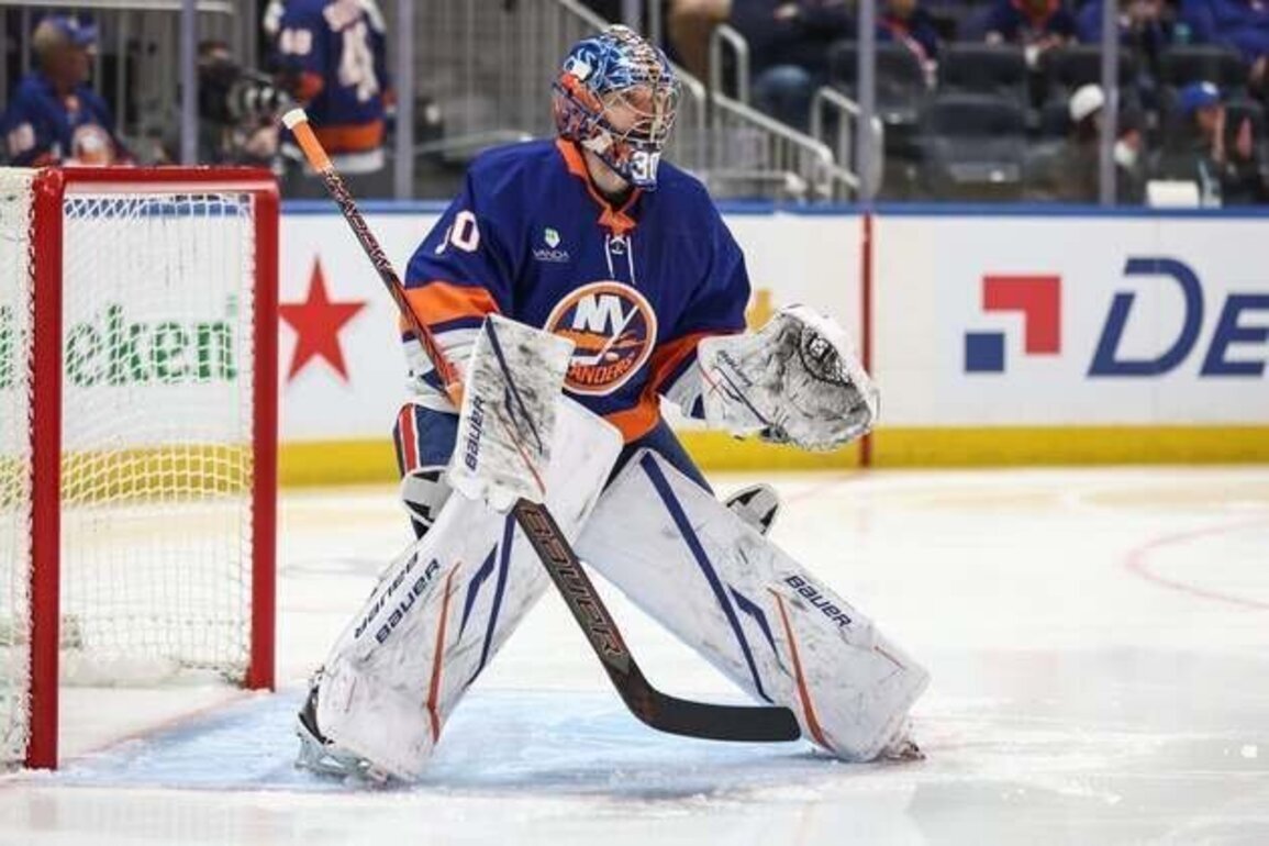 Islanders bombard Maple Leafs to secure crucial win