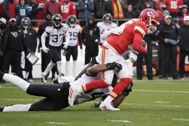 Report: Chiefs QB Patrick Mahomes has high ankle sprain