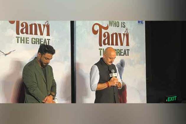 Anupam Kher observes one minute silence for Pahalgam terror attack victims at 'Tanvi The Great' event