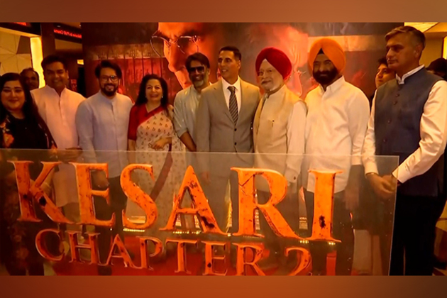 Union Minister Hardeep Singh Puri, Delhi Minister Manjinder Sirsa attend screening of Akshay Kumar's Kesari Chapter 2 in Delhi