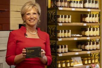 Feature: Slovenian honey sweetens more palates in China