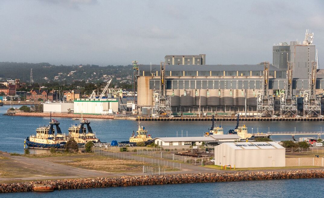 GrainCorp and CBH Group are being accused by unions of treating port workers poorly. 