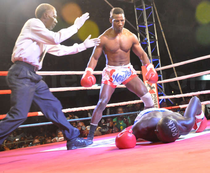  olola famously knocked itus ugume in the pairs first fight hoto by ichael subuga