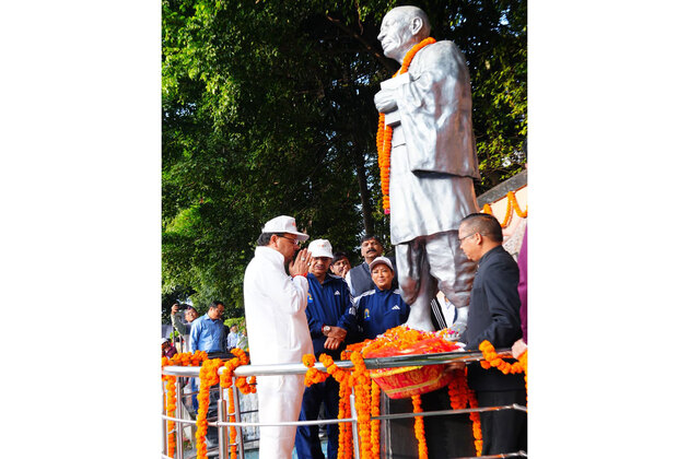 Uttarakhand: CM Dhami pays floral tribute to Sardar Vallabhbhai Patel on the occasion of his 150th birth anniversary
