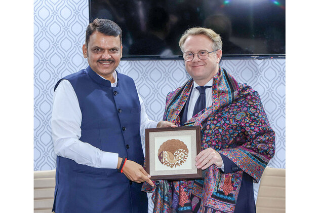 Maharashtra: CM holds talks with Netherlands Minister of Infra on areas for partnership