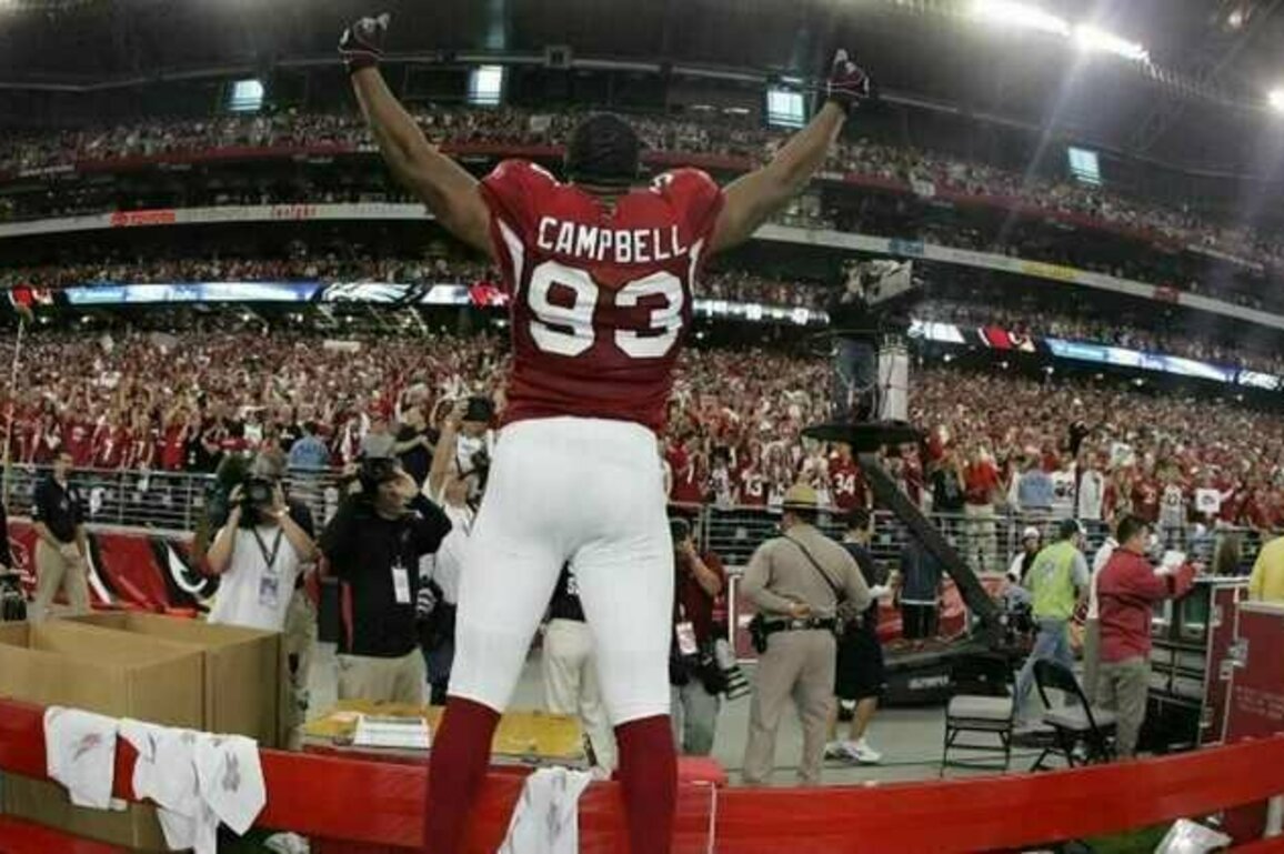 Cardinals Bring Back Calais Campbell