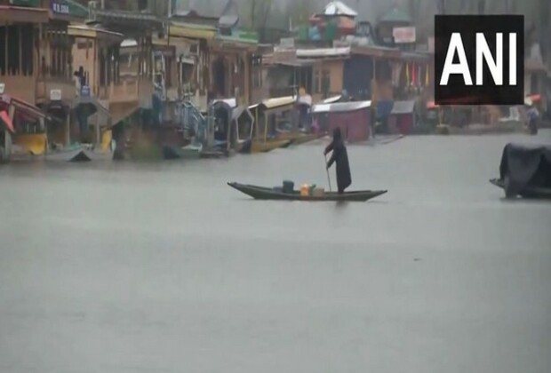 J-K: Srinagar sees light rain as low clouds hover; IMD predicts cloudy weather until March 16