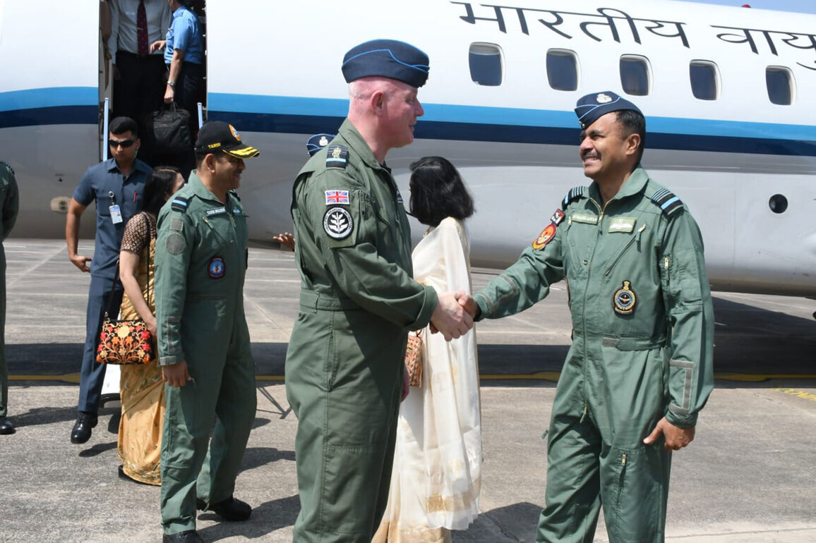 UK Royal Air Force Chief visits Gwalior airbase, gains first-hand insight into IAF operations