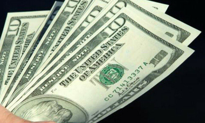Dollar holds gains ahead of key US jobs reports Dollar holds gains ahead of key US jobs reports
