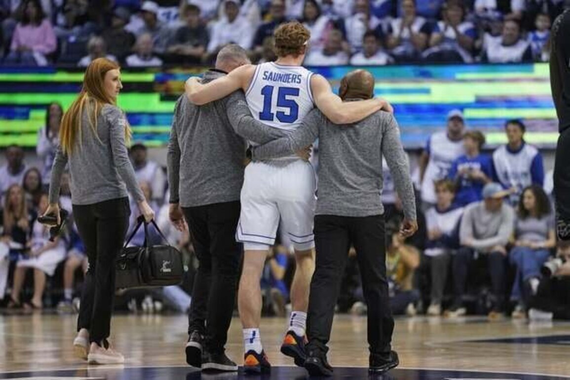BYU standout Richie Saunders (knee) done for season