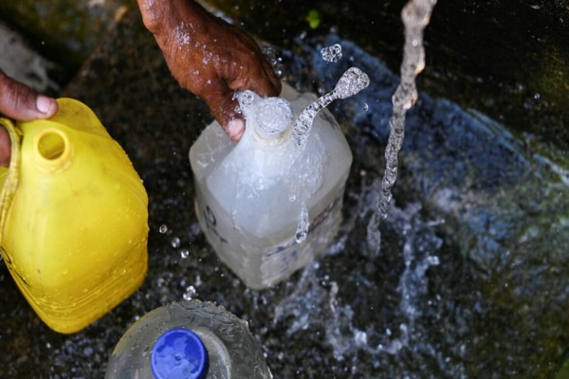 Pakistan: Illegal water tankers in Karachi fuel Naegleria outbreaks, report reveals