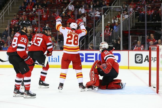 Andrew Mangiapane, Flames get off to fast start in win over Devils