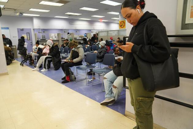 Economic Watch: U.S. jobless rate holds steady in April, likely to rise if Iran war continues