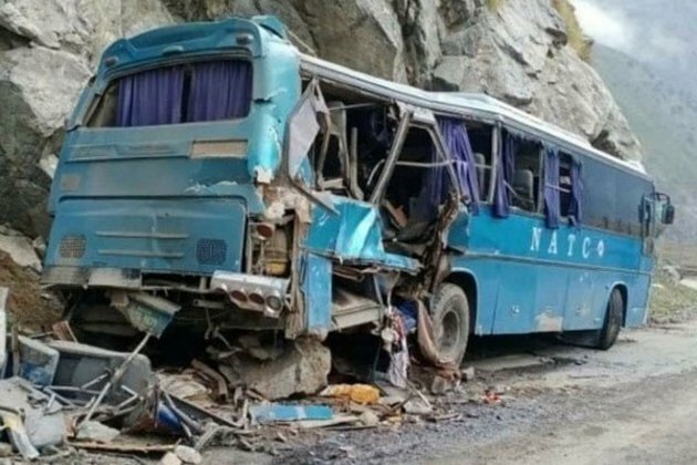 2 suspects held in Pak for bus blast which killed Chinese