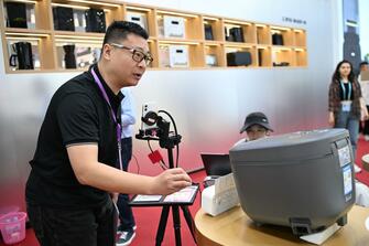 Chinese exporters tapping into home market amid tariff tensions