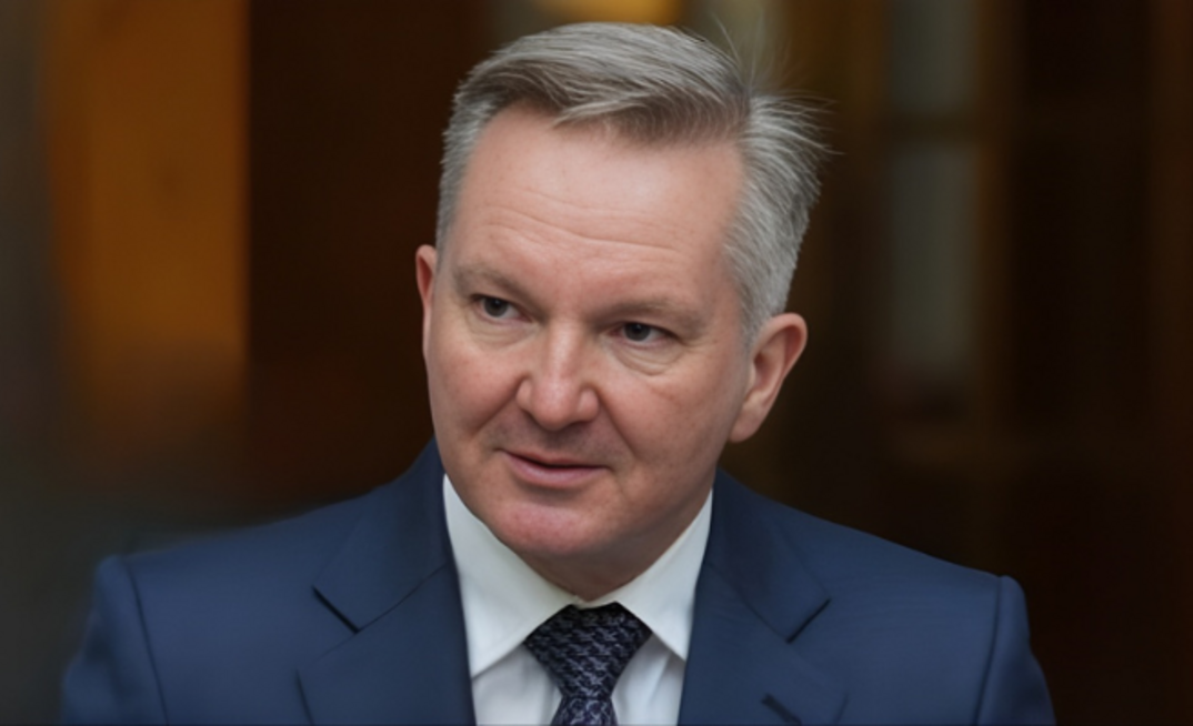 Chris Bowen
