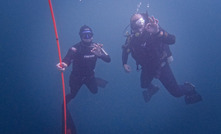 Mergulhadores testam lago da cava da mina de Águas Claras, da Vale