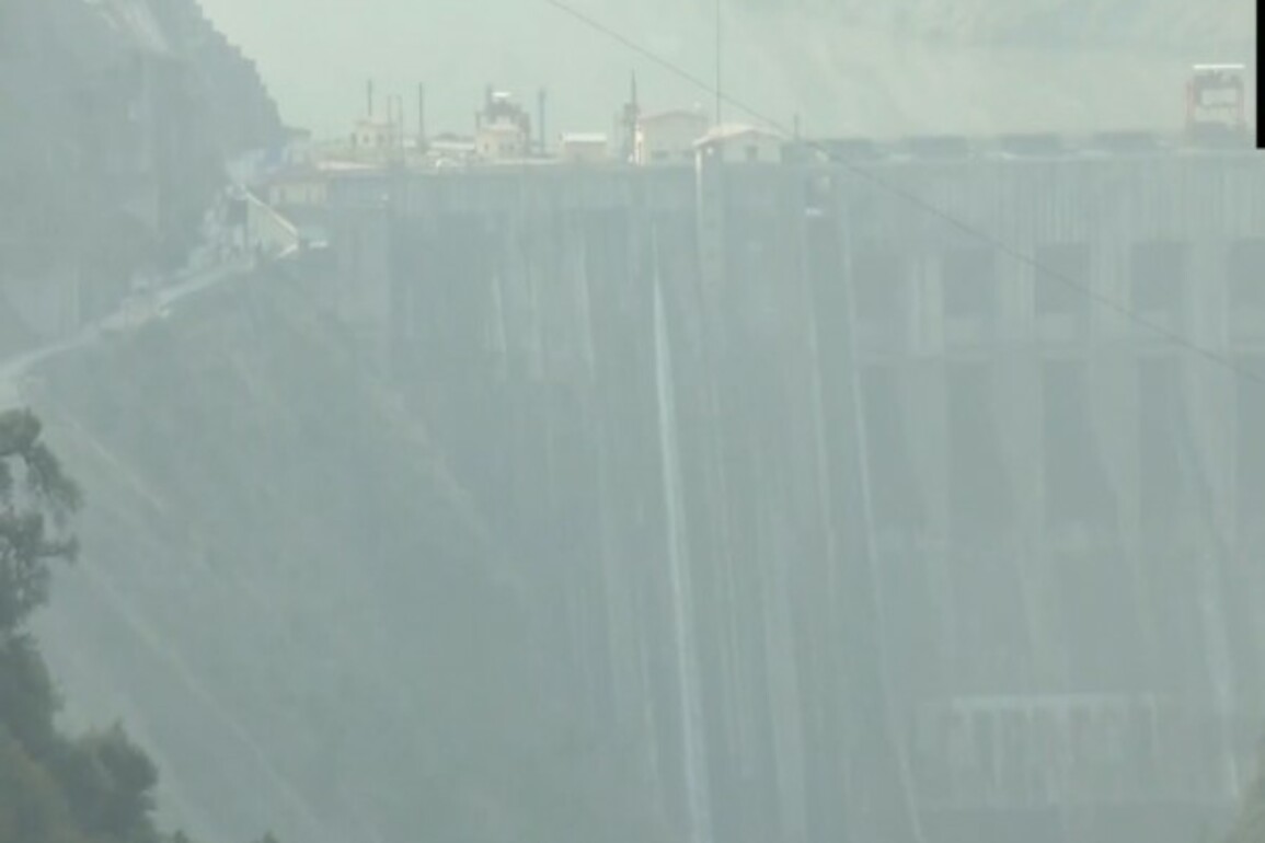 Gates of Salal and Baglihar dam on Chenab river closed, residents voice strong support of move