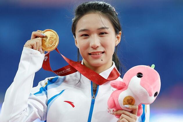 Roundup: 16-year-old Chen wins women's 200m, Liu dominates 100m hurdles at China's National Games