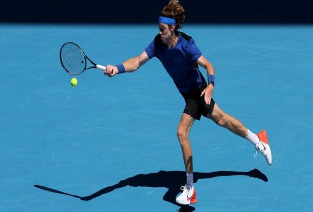 Australian Open: Rublev, Rune match into R16