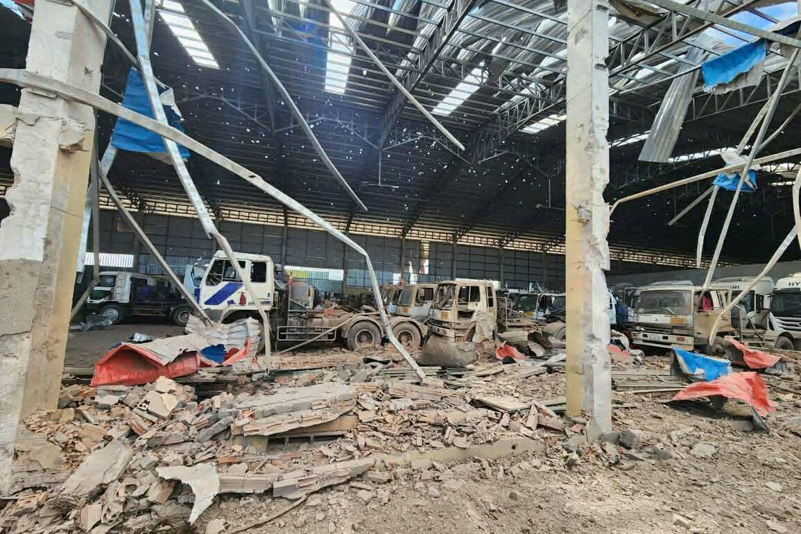 (SpotNews) CAMBODIA-BANTEAY MEANCHEY-CIVILIAN BUILDINGS-DAMAGE-THAILAND-BORDER CLASHES