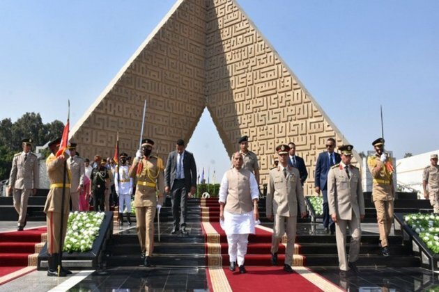 Defence Minister Rajnath Singh lays wreath at Unknown Soldier Memorial Tomb in Cairo