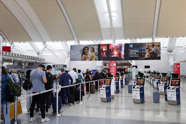 Air Canada to resume service as flight attendants union ends strike