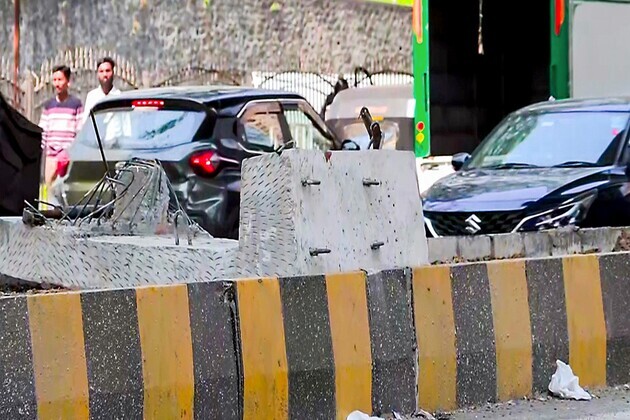 Maharashtra CM Fadnavis orders inquiry into Mumbai metro pillar collapse, announces financial aid to victims