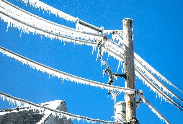 Thousands in Seattle, Pacific Northwest lose power amid harsh winter