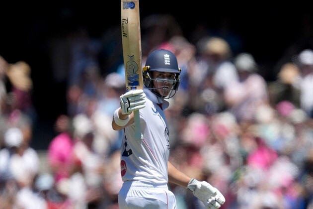 Ashes fifth Test: Jacob Bethell hits fifty, England trail by nine runs at Tea on Day 4